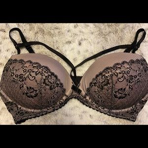 🖤Victoria’s Secret Bombshell Strappy bra🖤